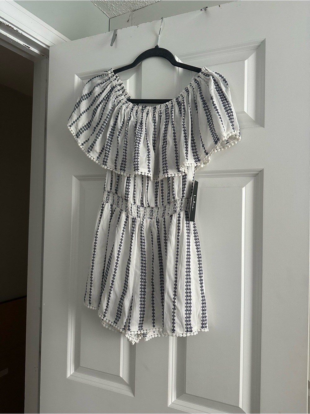 Lulu’s women’s White and Navy Striped Off-Shoulder Dress